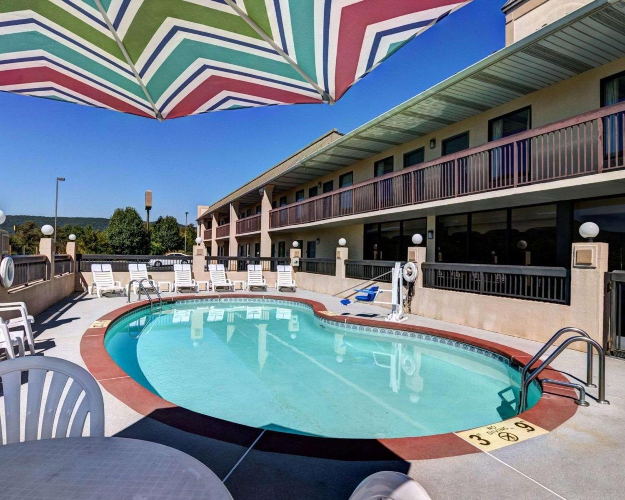Quality Inn Troutville - Roanoke North Extérieur photo