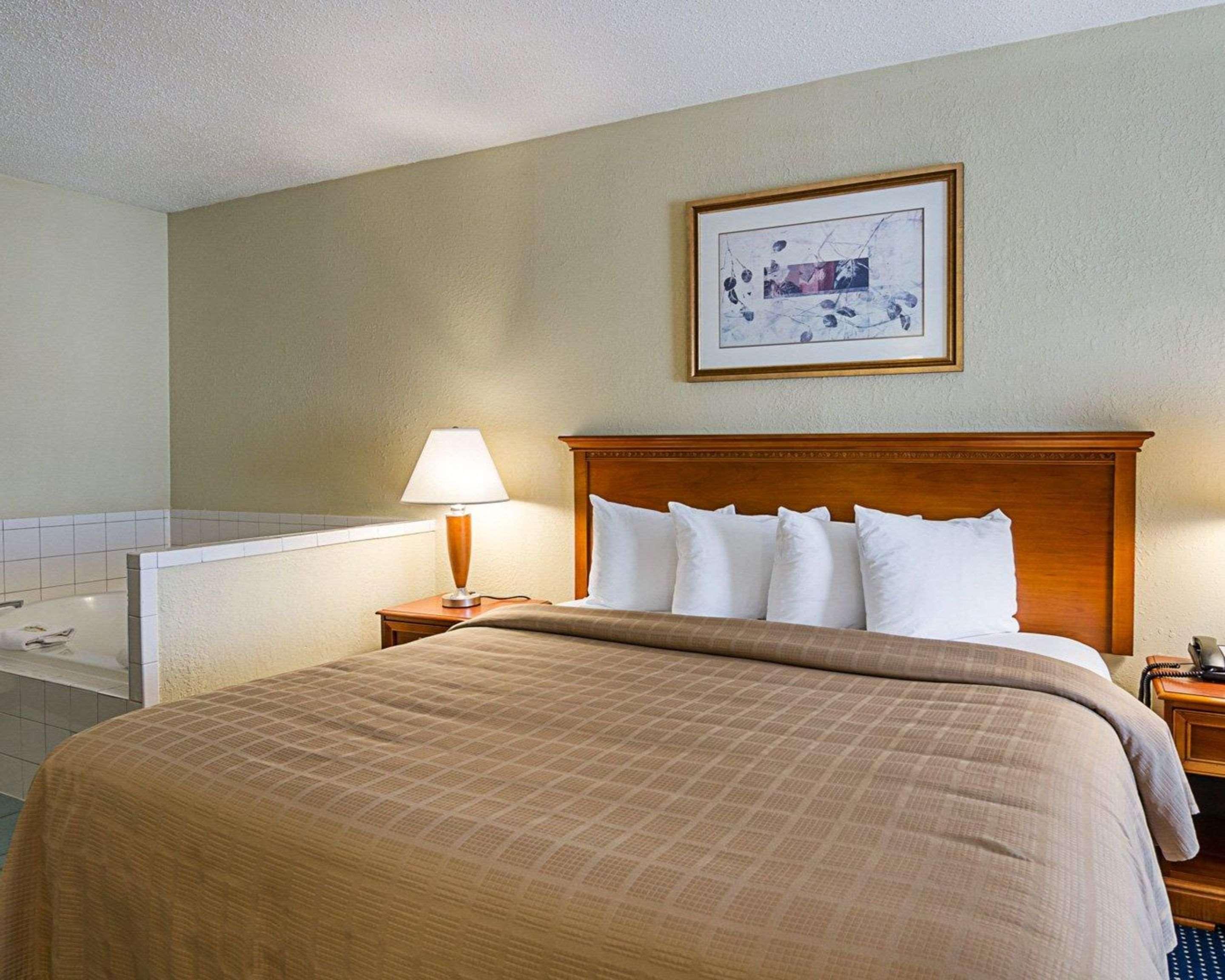 Quality Inn Troutville - Roanoke North Extérieur photo